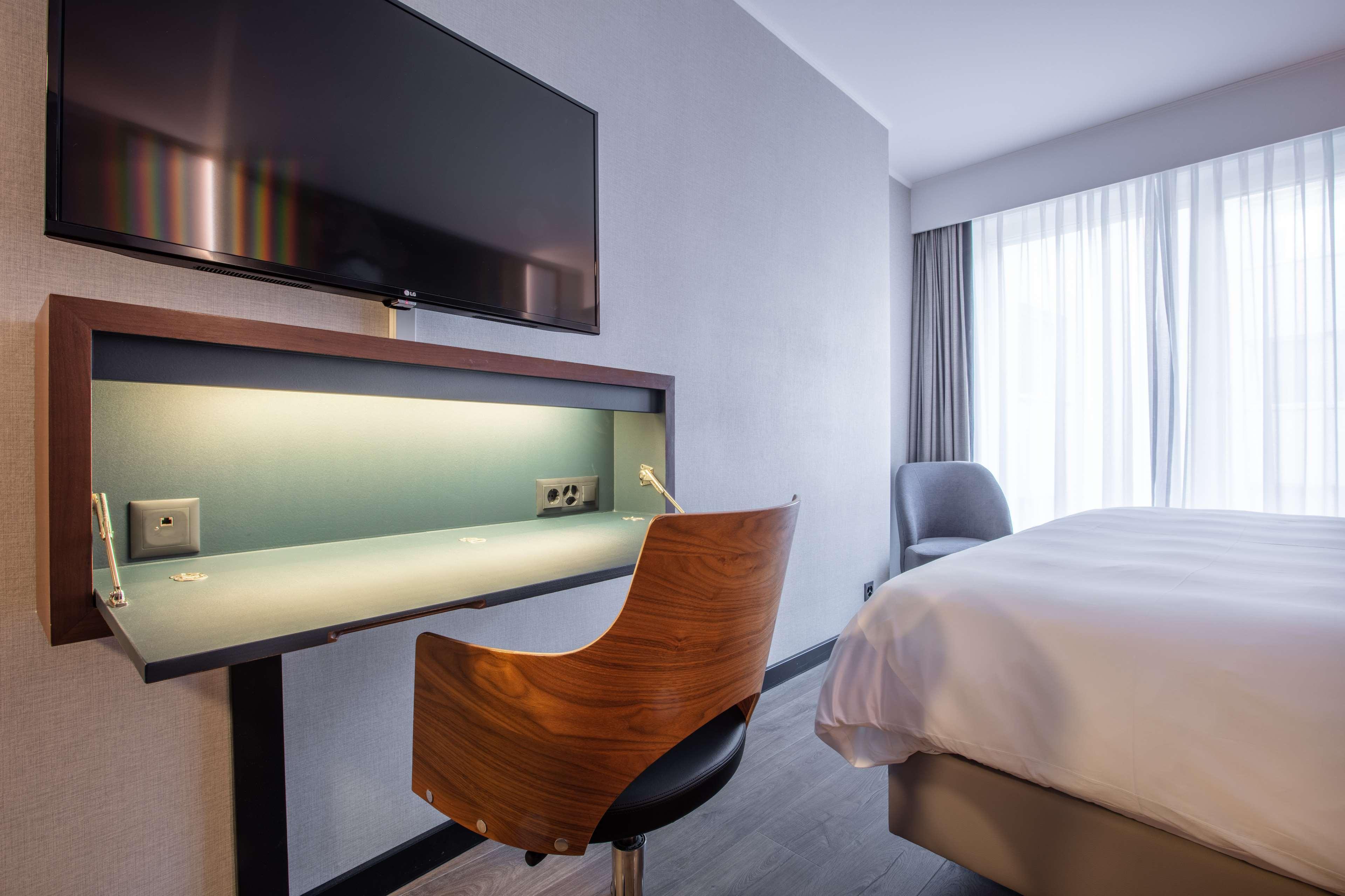 Hotel Radisson Blu, Basilea Esterno foto
