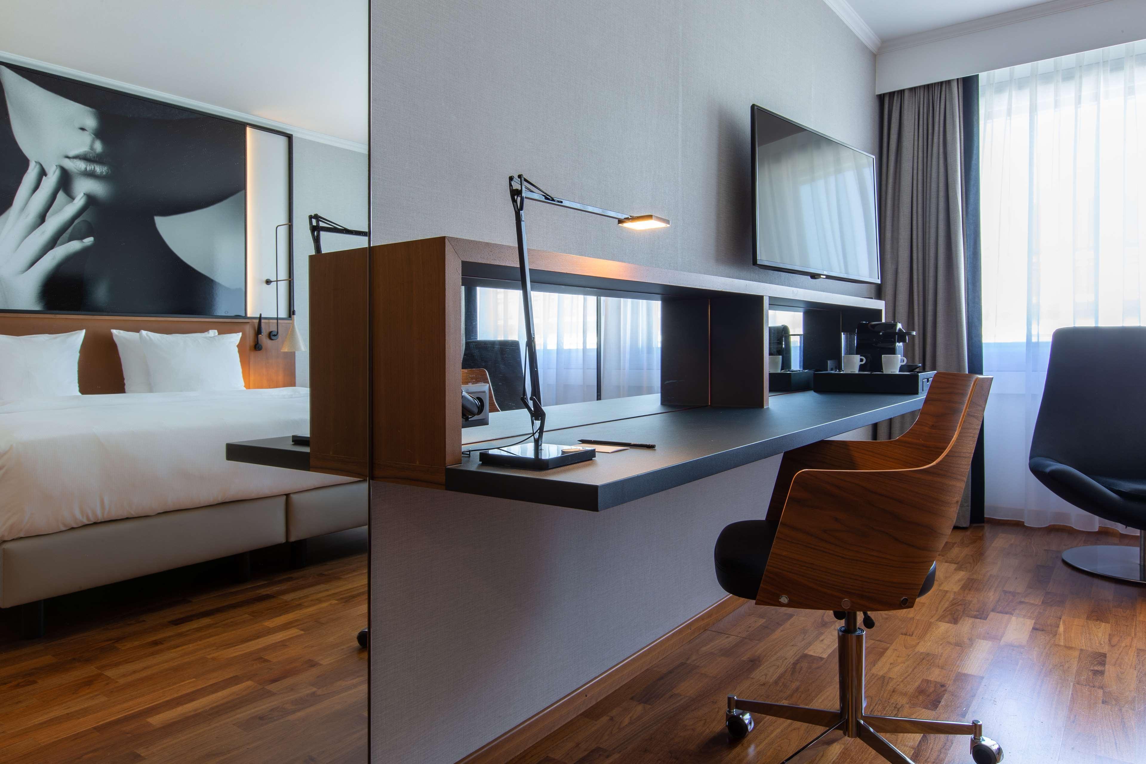 Hotel Radisson Blu, Basilea Esterno foto